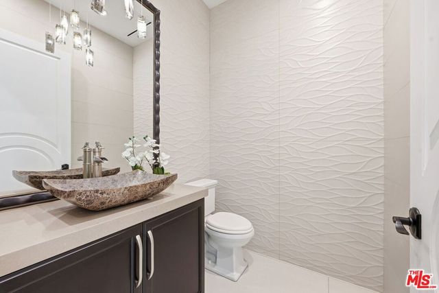 12419 Erwin Street, Valley Village, CA 91606