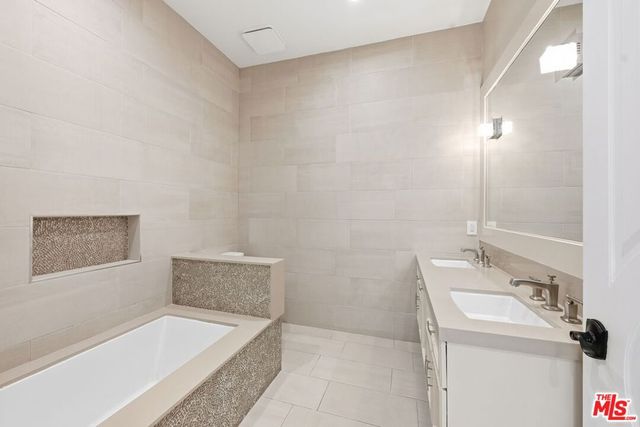 12419 Erwin Street, Valley Village, CA 91606