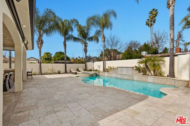 12419 Erwin Street, Valley Village, CA 91606