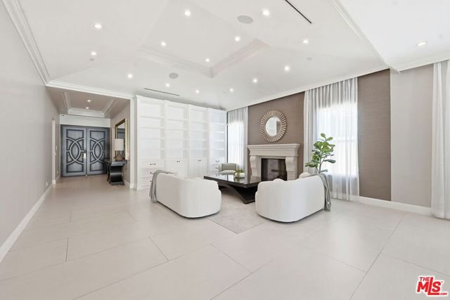 12419 Erwin Street, Valley Village, CA 91606