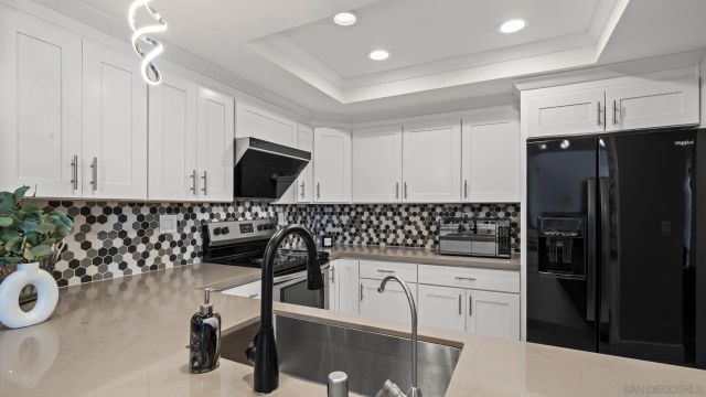 6228 Caminito Araya, San Diego, CA 92122
