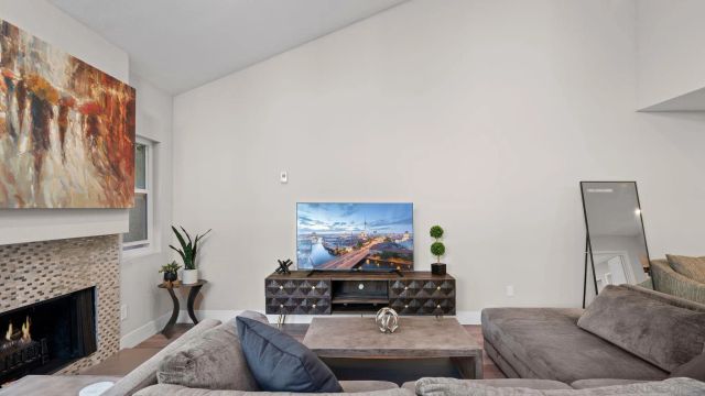 6228 Caminito Araya, San Diego, CA 92122