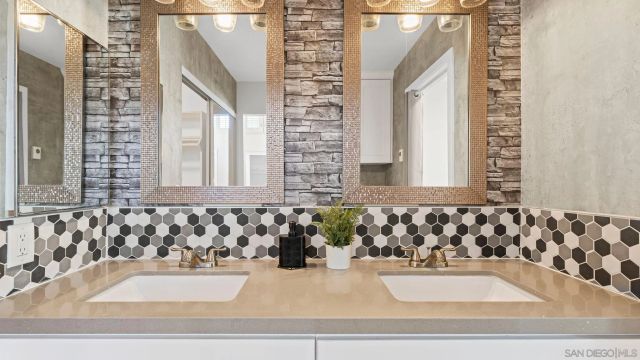 6228 Caminito Araya, San Diego, CA 92122