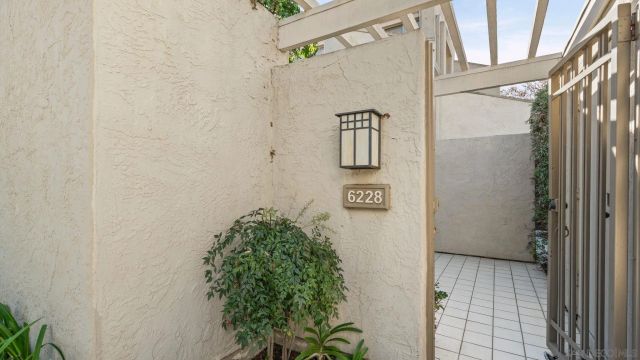 6228 Caminito Araya, San Diego, CA 92122