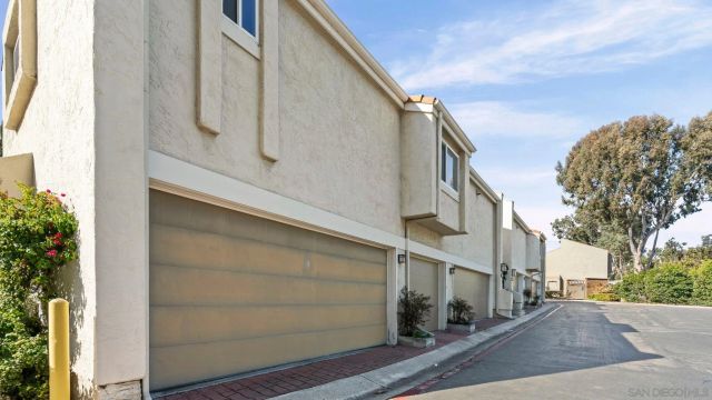 6228 Caminito Araya, San Diego, CA 92122