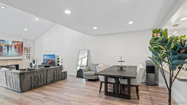 6228 Caminito Araya, San Diego, CA 92122