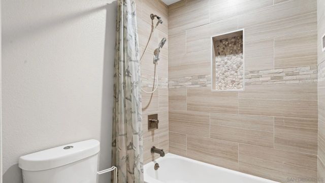 6228 Caminito Araya, San Diego, CA 92122