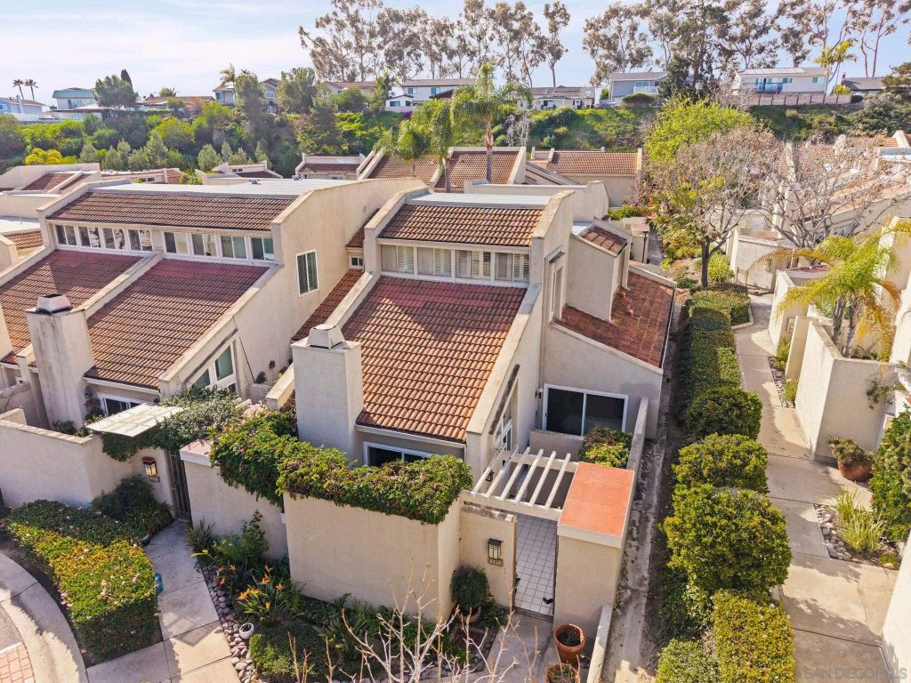6228 Caminito Araya, San Diego, CA 92122