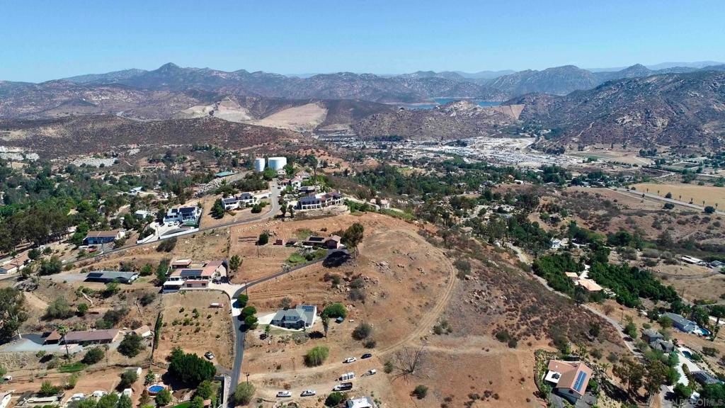 Image 1 of property listing at 11642 Hi Ridge Road, Lakeside, CA 92040