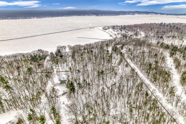 6125 Lakeshore, Montague Twp, MI 49437