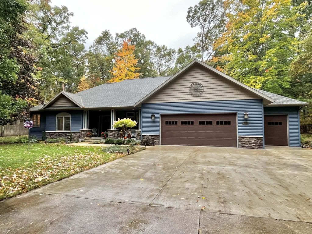 6125 Lakeshore, Montague Twp, MI 49437