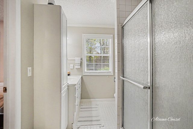 385 Marquette Avenue, Holland, MI 49424