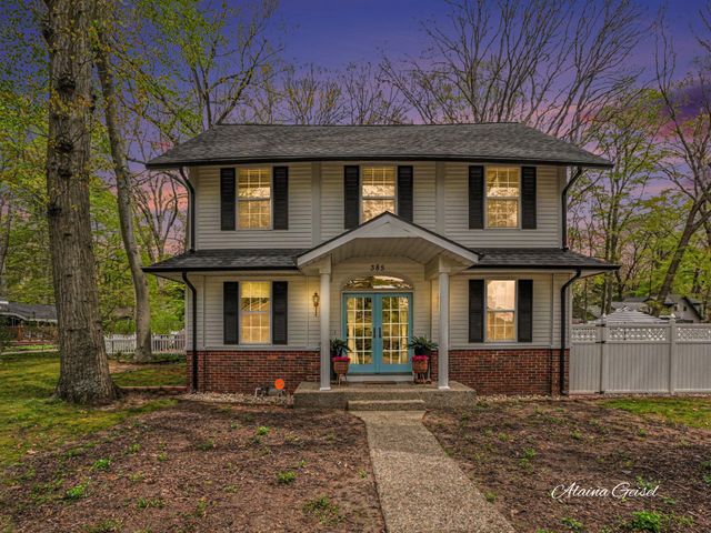 385 Marquette Avenue, Holland, MI 49424