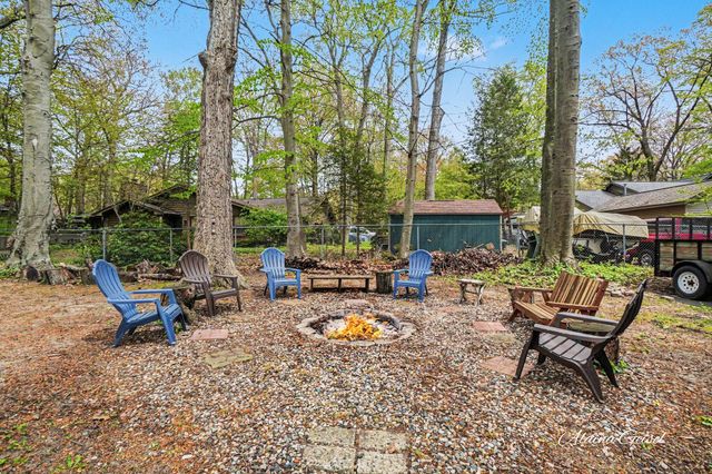 385 Marquette Avenue, Holland, MI 49424