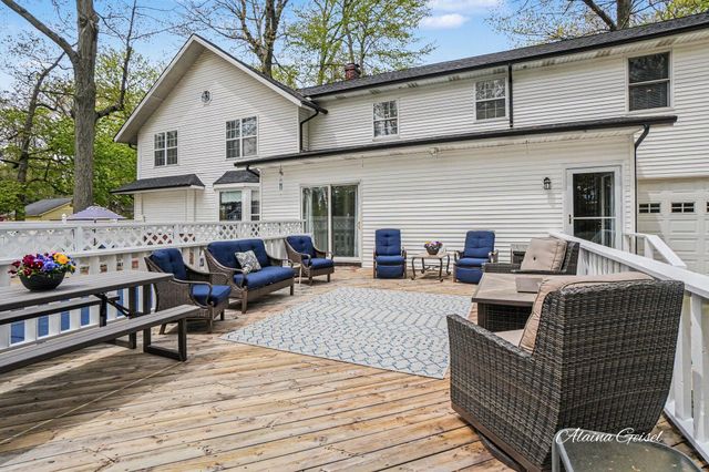 385 Marquette Avenue, Holland, MI 49424