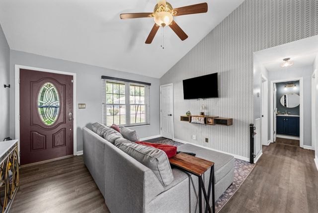 362 Donna Dr, Clarksville, TN 37042