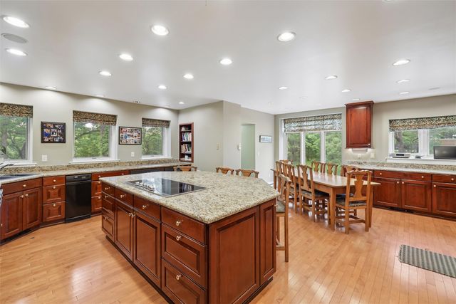 100 37th Street, Des Moines, IA 50312