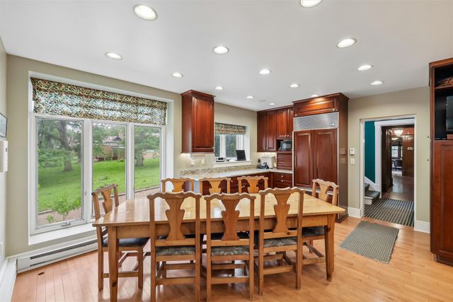 100 37th Street, Des Moines, IA 50312
