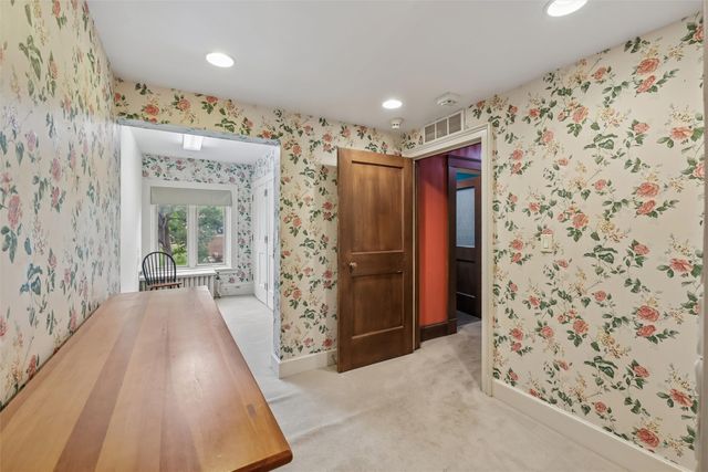 100 37th Street, Des Moines, IA 50312