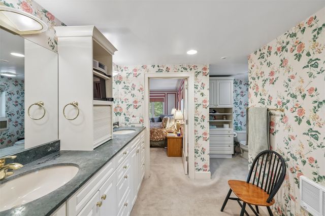 100 37th Street, Des Moines, IA 50312