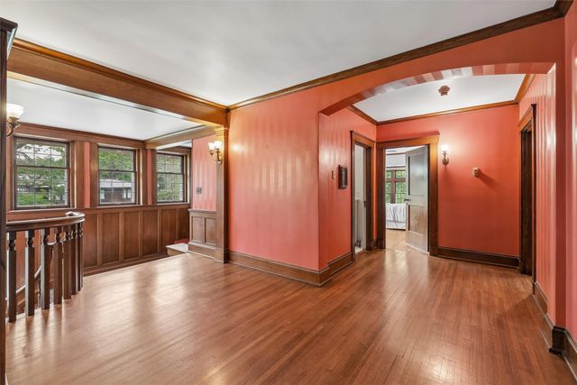 100 37th Street, Des Moines, IA 50312