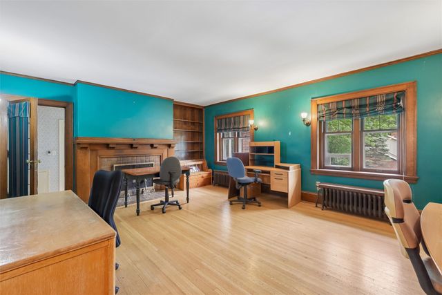 100 37th Street, Des Moines, IA 50312