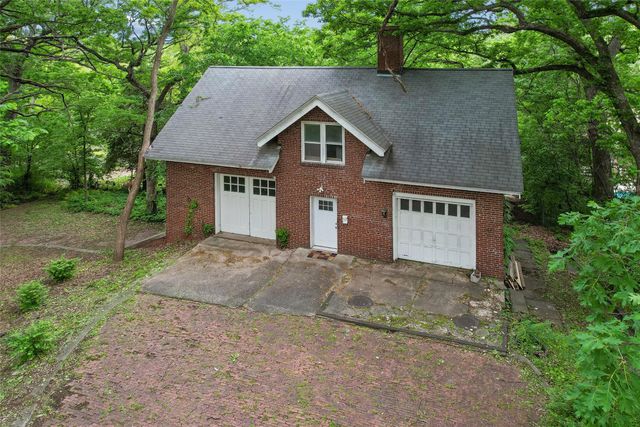 100 37th Street, Des Moines, IA 50312