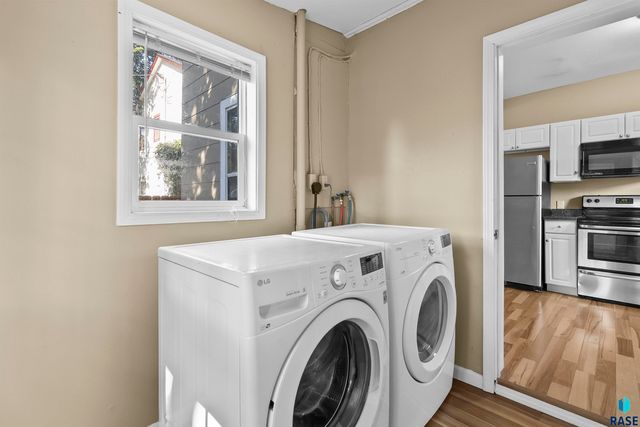 817 W 12th St Street, Sioux Falls, SD 57104