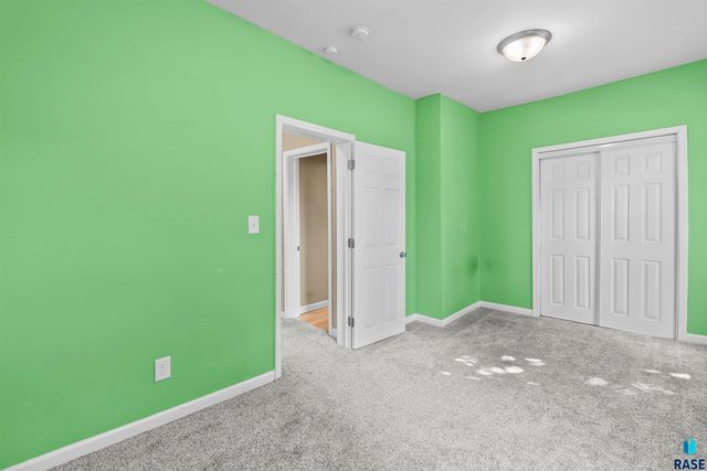 817 W 12th St Street, Sioux Falls, SD 57104