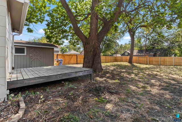 817 W 12th St Street, Sioux Falls, SD 57104