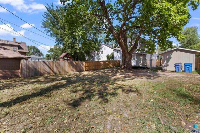 817 W 12th St Street, Sioux Falls, SD 57104