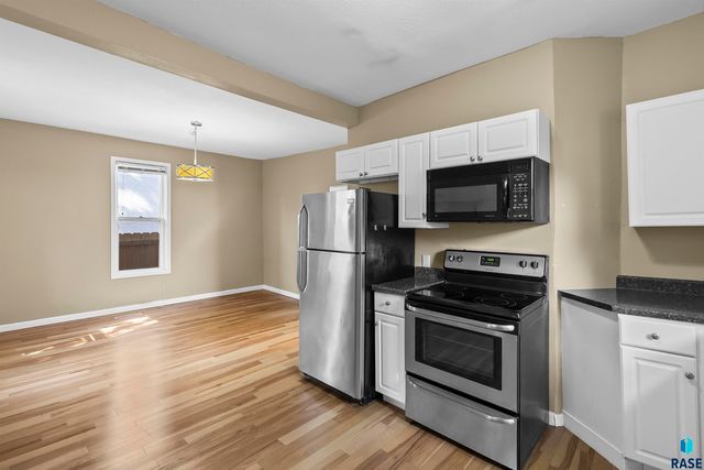 817 W 12th St Street, Sioux Falls, SD 57104