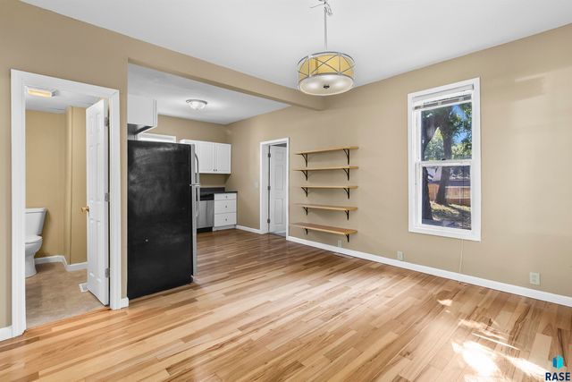 817 W 12th St Street, Sioux Falls, SD 57104