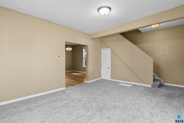 817 W 12th St Street, Sioux Falls, SD 57104