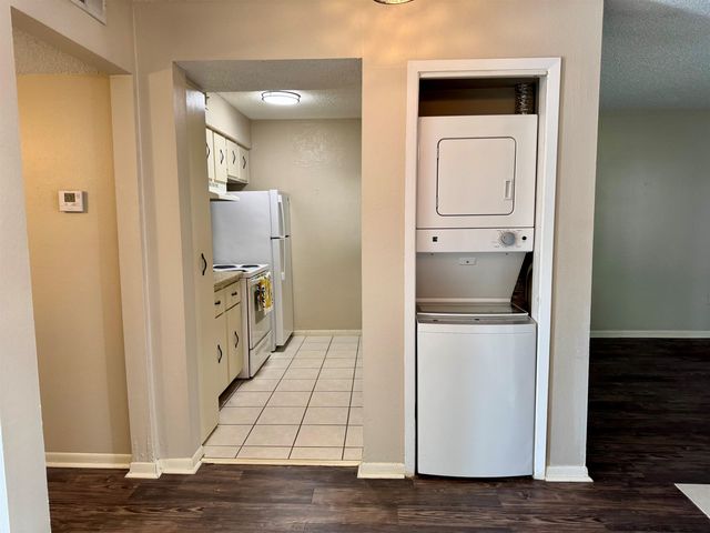6692 Whispering Oak Pl Apt 3, Memphis, TN 38120