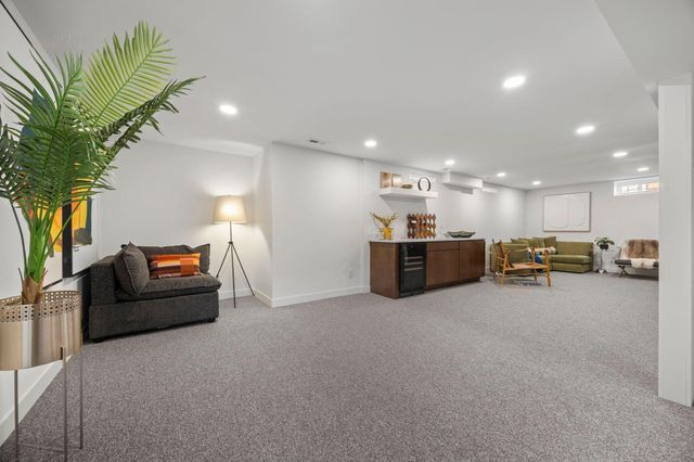 2809 Townview Avenue NE, Saint Anthony, MN 55418