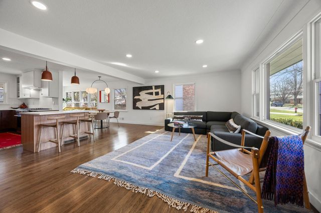 2809 Townview Avenue NE, Saint Anthony, MN 55418