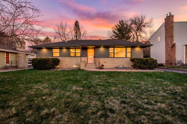 2809 Townview Avenue NE, Saint Anthony, MN 55418