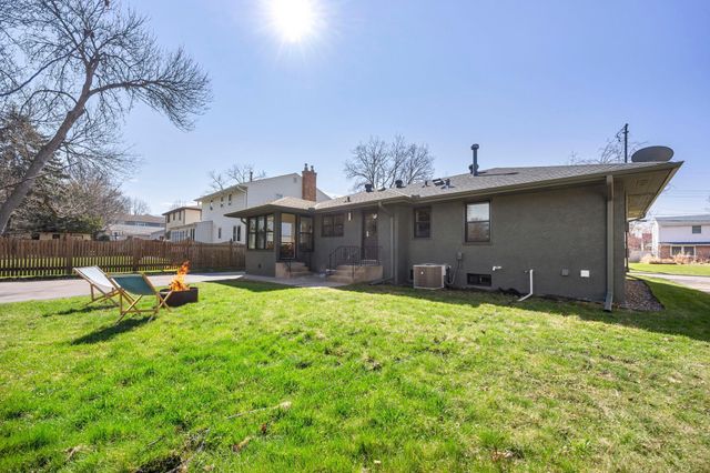 2809 Townview Avenue NE, Saint Anthony, MN 55418