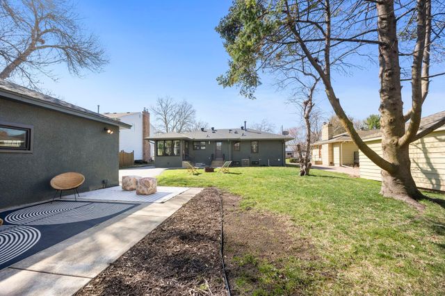 2809 Townview Avenue NE, Saint Anthony, MN 55418