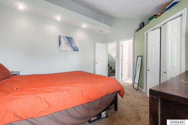 8402 Hanover Street, Omaha, NE 68122