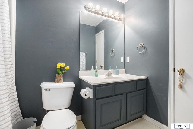 8402 Hanover Street, Omaha, NE 68122