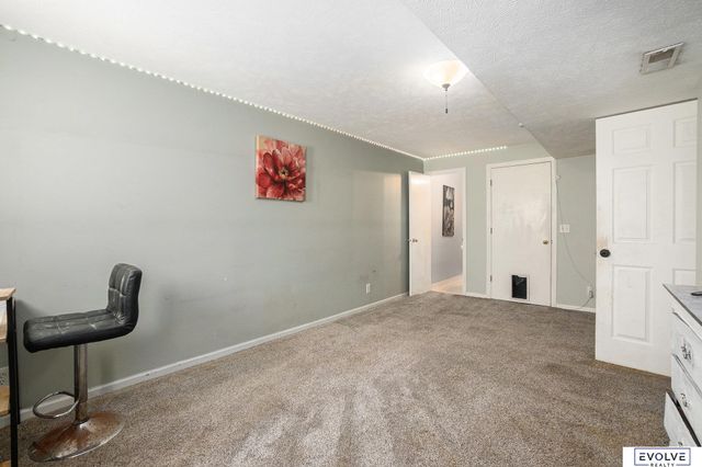 8402 Hanover Street, Omaha, NE 68122