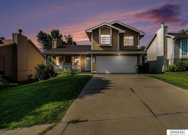 8402 Hanover Street, Omaha, NE 68122