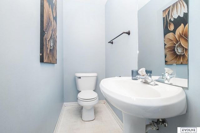 8402 Hanover Street, Omaha, NE 68122