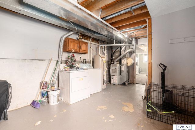 8402 Hanover Street, Omaha, NE 68122