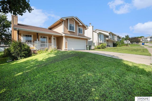 8402 Hanover Street, Omaha, NE 68122