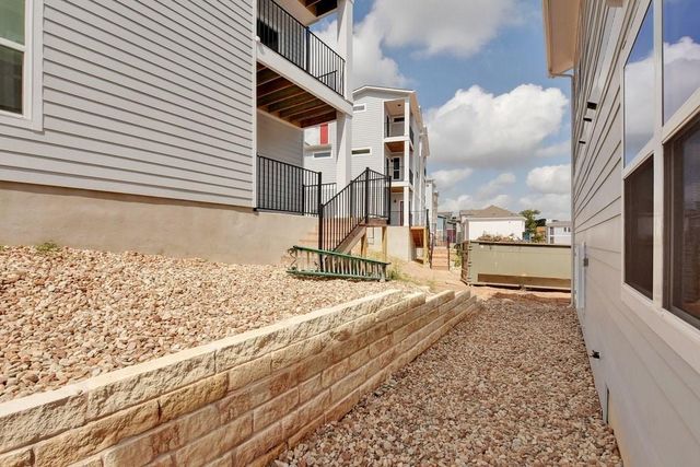 2017 Warely LN, Austin, TX 78741