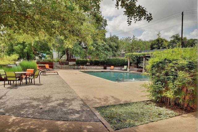 2017 Warely LN, Austin, TX 78741