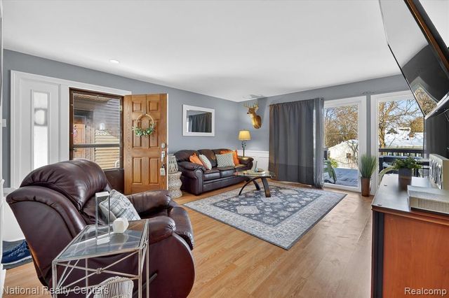 526 W Rockwell Street, Fenton, MI 48430